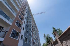 Mixed residence with 477 housing units